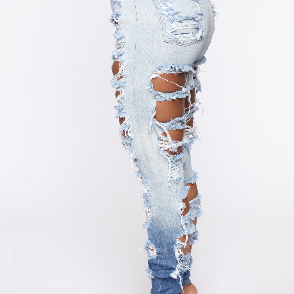 Distressed jeans - Picture 2 of 3